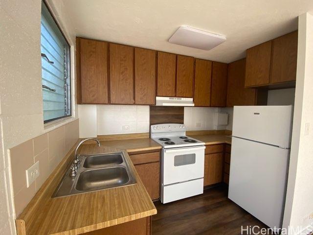 Building Photo - 1720 Poki St