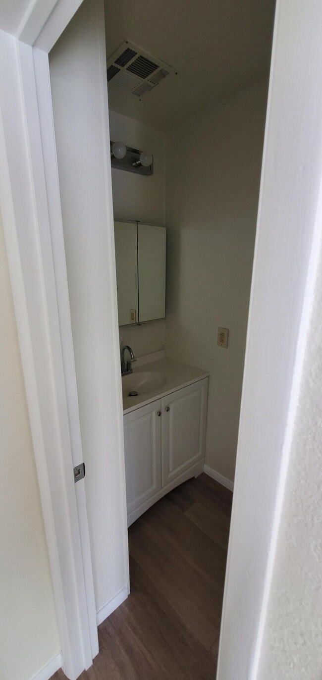 Foto del edificio - 40221 Harris Ln