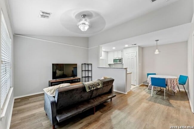 Building Photo - 4803 Hamilton Wolfe