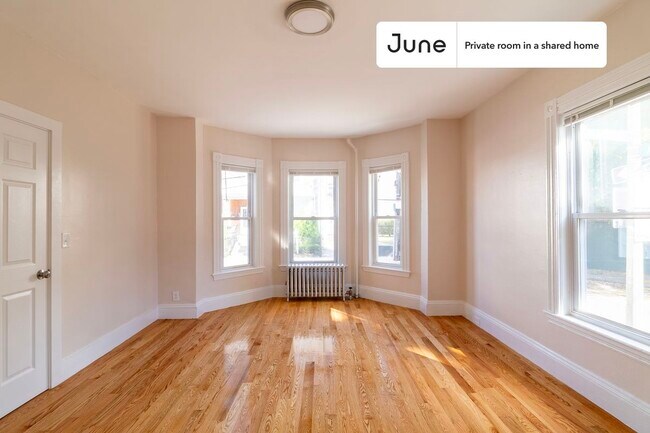 Building Photo - Room in Shared 7 bed/2 bath home in Allston
