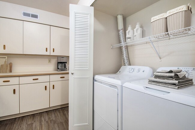 Building Photo - The Highlands Apartments