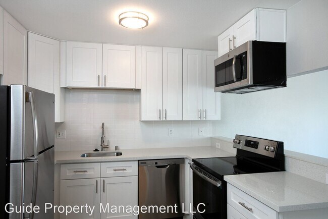 Building Photo - 2113 N 107th St