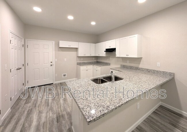Foto del edificio - 2532 N Davis St
