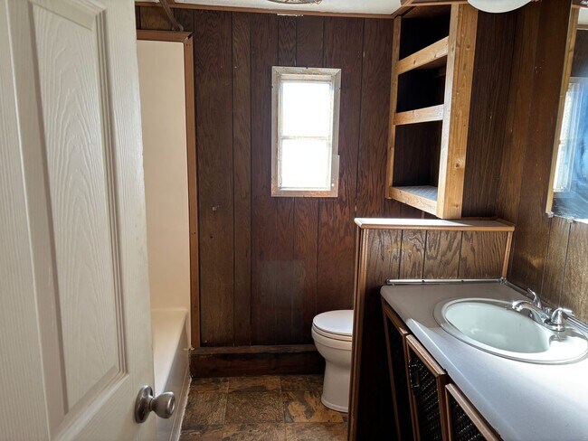 Foto del edificio - 2 bedroom mobile home located in the rolling hills of Moore County.