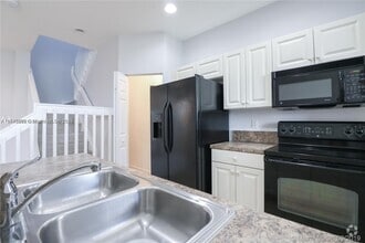 Building Photo - 2041 Nassau Dr