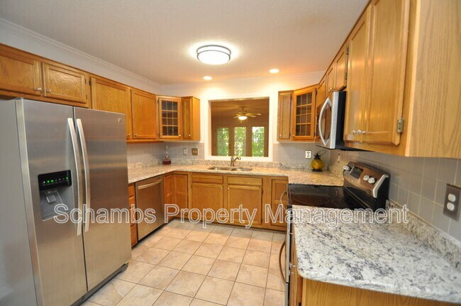 Building Photo - 240 Beechtree Dr