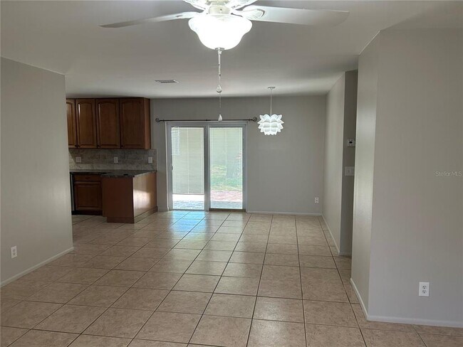 Foto del edificio - 6128 16th Ln NE