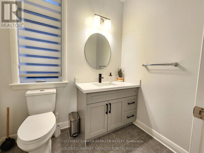 Building Photo - 22 Stanhope Ct