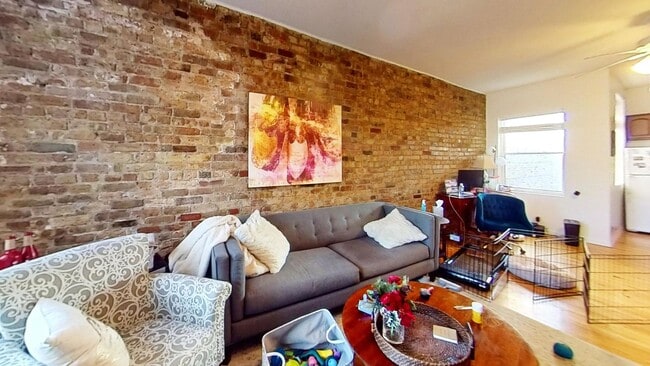 Building Photo - 1307 W Addison St