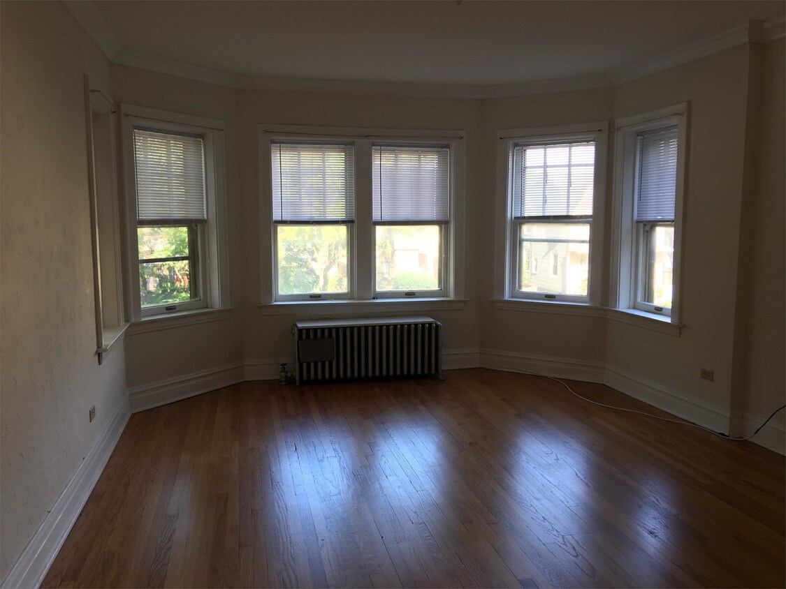 3636 Grand Blvd Unit 2S, Brookfield, IL 60513 Room for Rent in