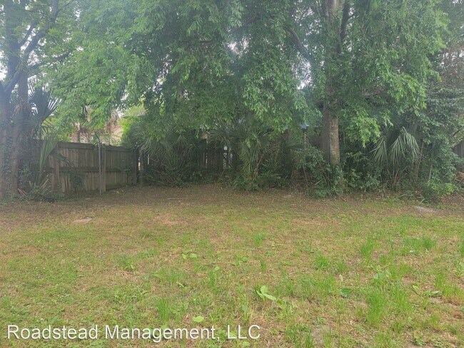 Building Photo - 4 br, 2 bath House - 165 Smith St