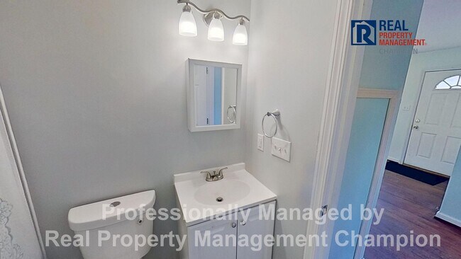 Foto del edificio - 2 BD/1 BA on Wooded Lot Near Hines Farm Park and Stables