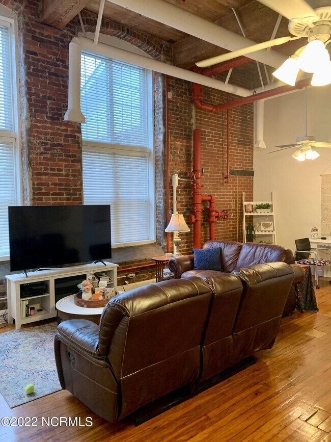 Foto del edificio - 109 Carolyns Mill Pl