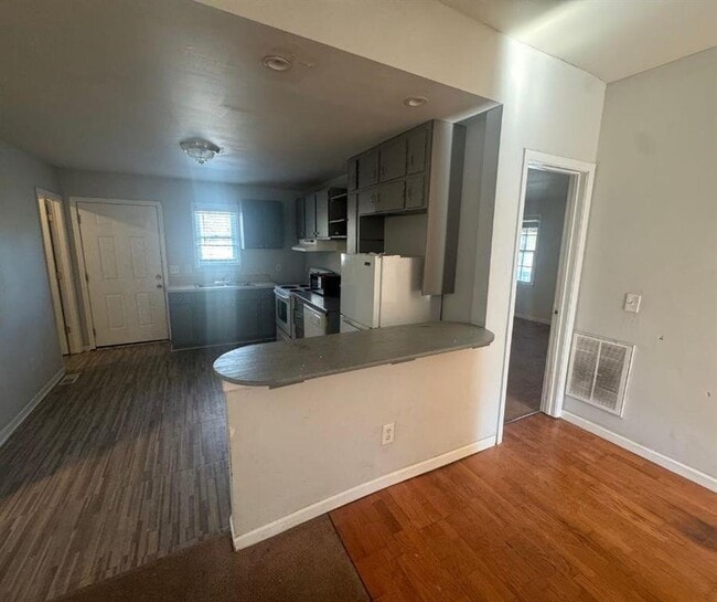 Foto del edificio - 5608 W Pine St