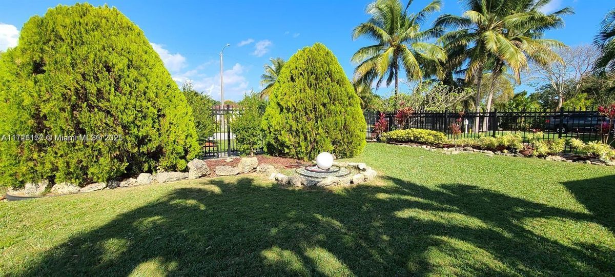 Primary Photo - 340 NW 151st St