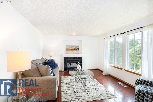 Foto del edificio - Charming Home in Dekum Triangle