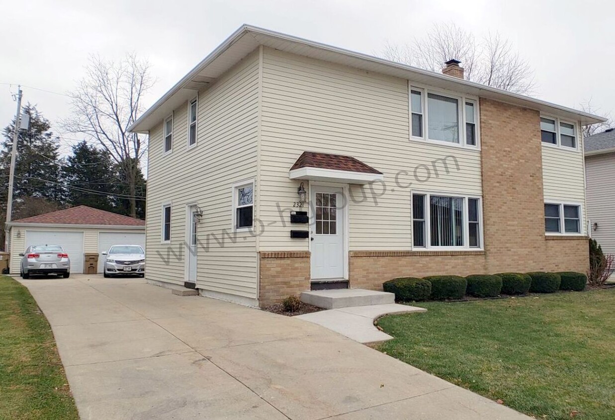 Primary Photo - 2321 81st St