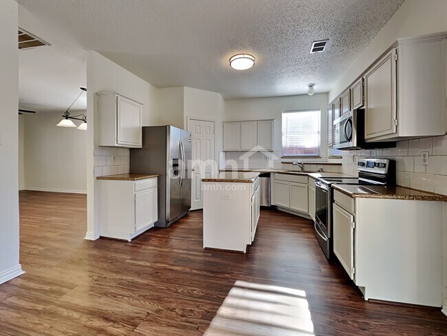 Foto del edificio - 1809 Ingleside Dr