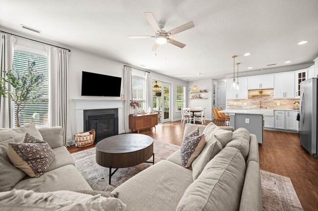 Foto del edificio - 1113 McKee Farm Ln