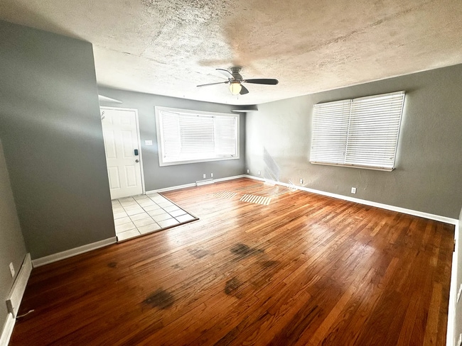 Building Photo - 6110 Pratt St