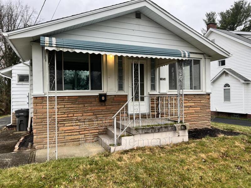 1654 Wakefield Ave, Youngstown, OH 44514 Condo for Rent in Youngstown, OH