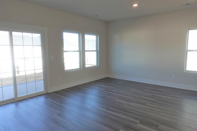 Building Photo - 106 Tramore Ln