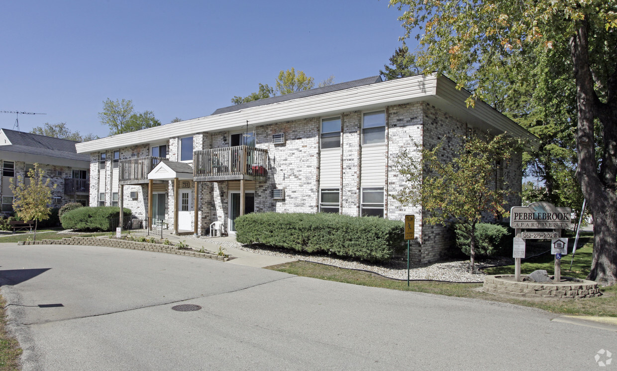 Primary Photo - Pebblebrook Apartments