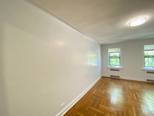 Foto del edificio - 300 Ocean Pkwy