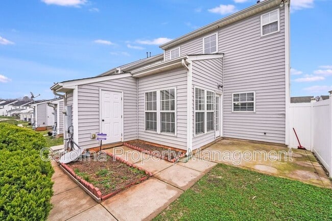 Foto del edificio - 4901 Sunburst Ln