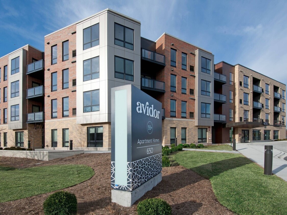 Foto principal - Avidor Glenview 55+ Active Adult Apartment Homes