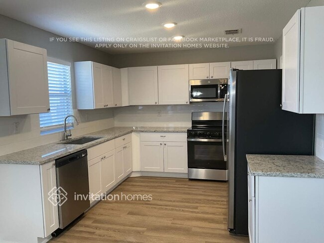 Building Photo - 3012 Cesareo Dr