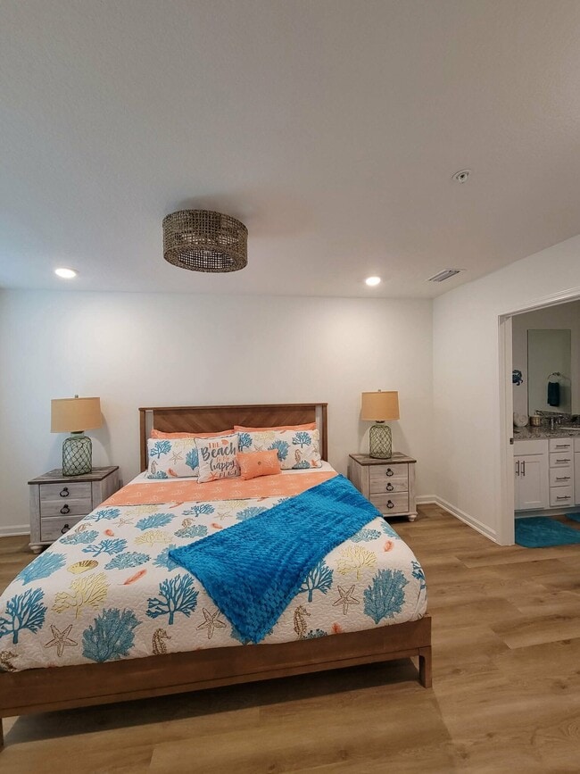 Master bedroom - 4209 Lost Bay Dr