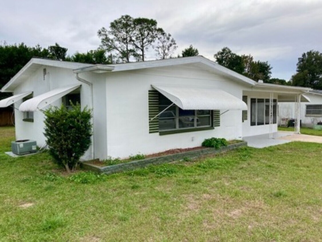 Foto principal - 2/1 Beverly Hills, Florida Home