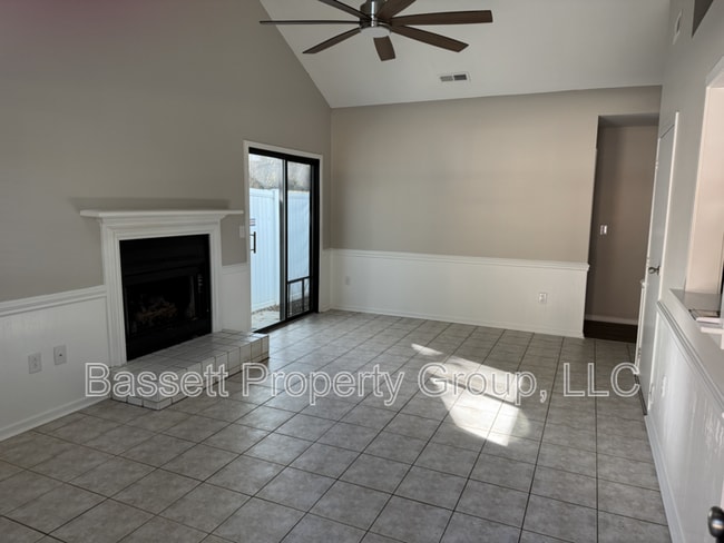 Photo - 1739 River Front Dr House