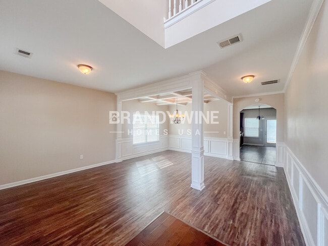 Building Photo - 355 Mary Dr