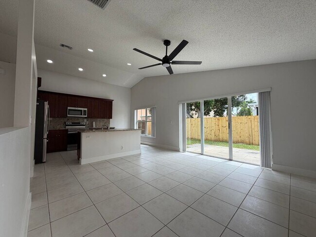 Building Photo - 3386 Treasure Ln