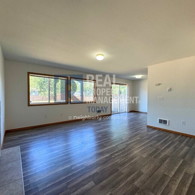 Foto del edificio - Akshanx LLC - 425/427 (Cascade Group - Sil...