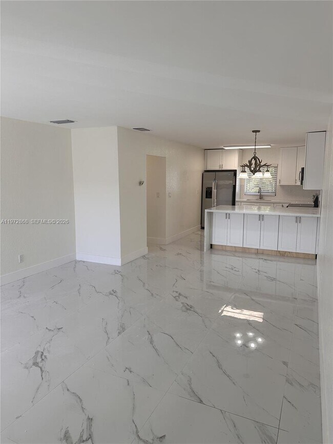 Foto del edificio - 6591 SW 46th St