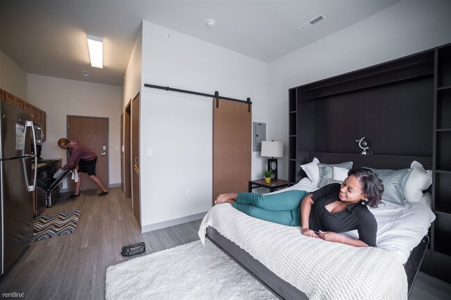 Foto del edificio - 1040 Trowbridge Rd