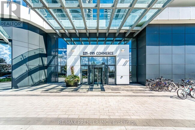 Photo du bâtiment - 225-6225 Commerce St