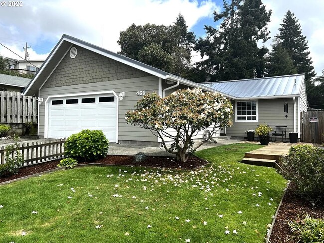 Building Photo - 460 2nd Ave