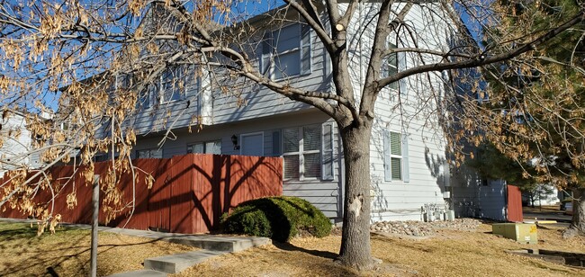 Building Photo - 1310 Firefly Cir