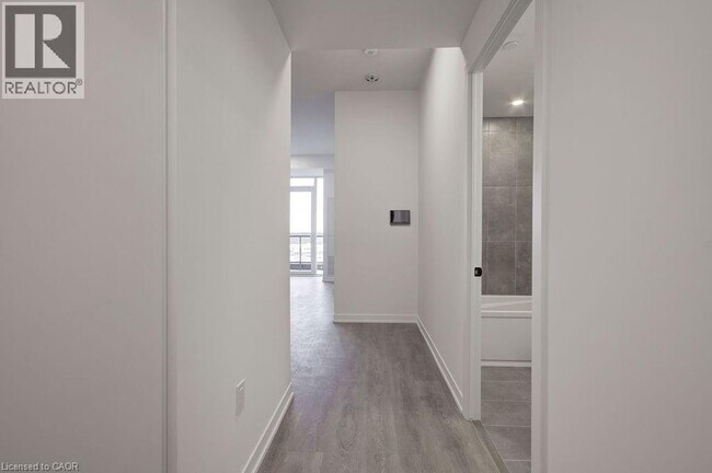 Photo du bâtiment - 4878 POWERS Cmn