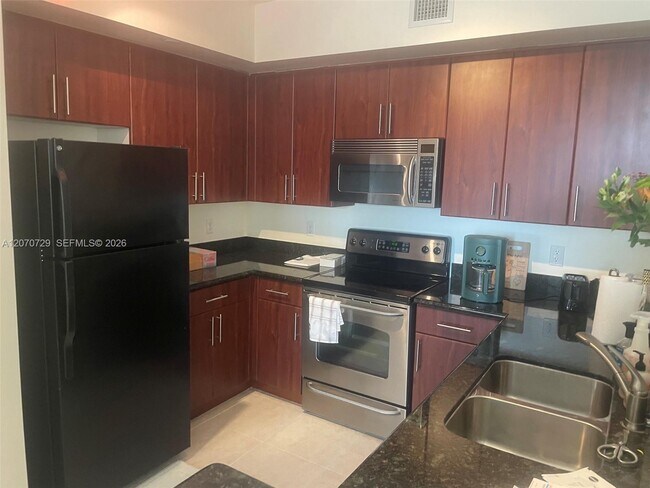 Foto del edificio - 2401 NE 65th St