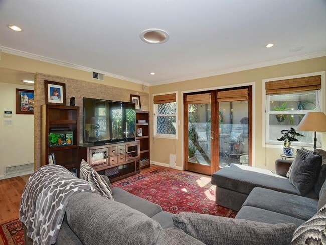 Building Photo - 3BD 2BA San Carlos Home, Fabulous Outdoor ...