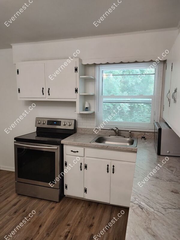 Foto del edificio - 5913 NW Bell Rd
