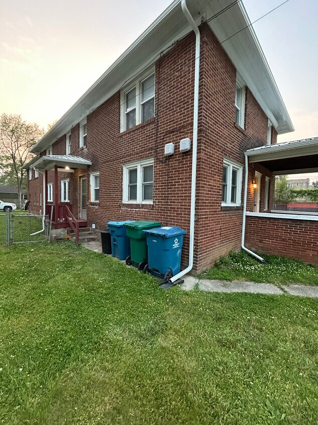 Foto principal - 432 Washington Ave S