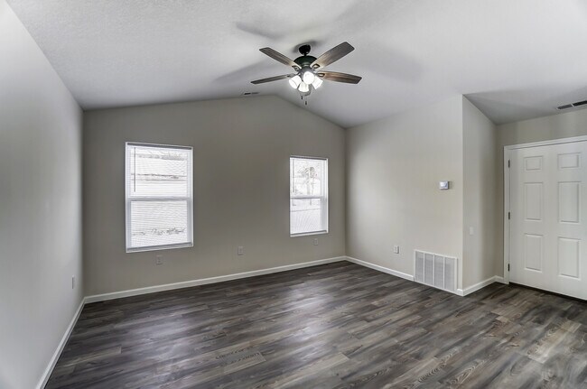 Foto del edificio - 1432 W Elm St