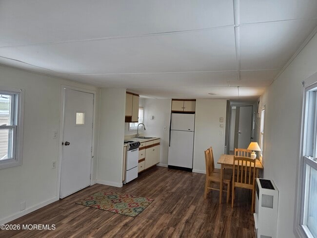 Building Photo - 469 S Green St