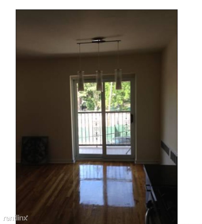 Foto del edificio - 2 br, 1 bath Apartment - 3117 28th Ave